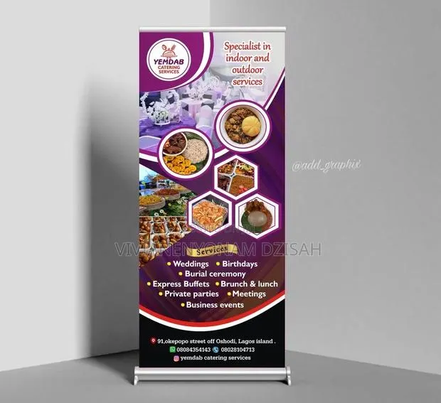 Pull Up Stand With Branding · Photo 1