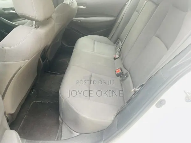 Toyota Corolla 2021 White · Photo 1
