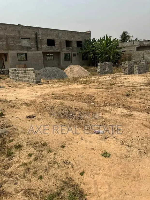 Tema Community 25 Half Plots Documents. · Photo 1
