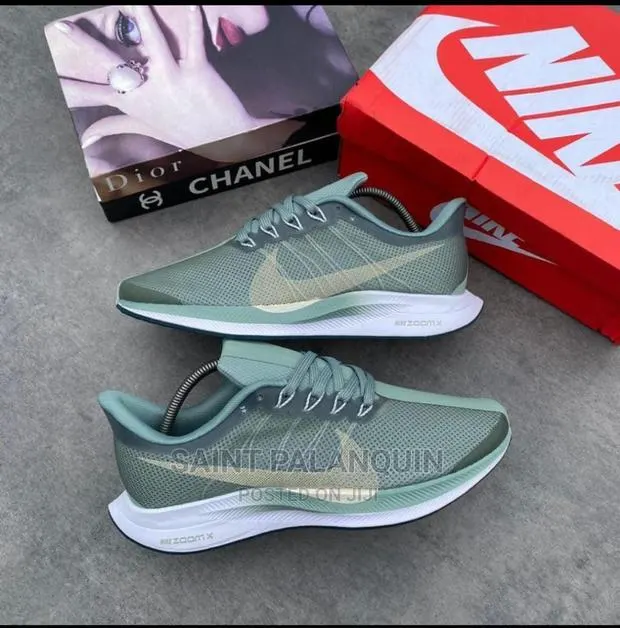 Nike Trainers · Photo 1
