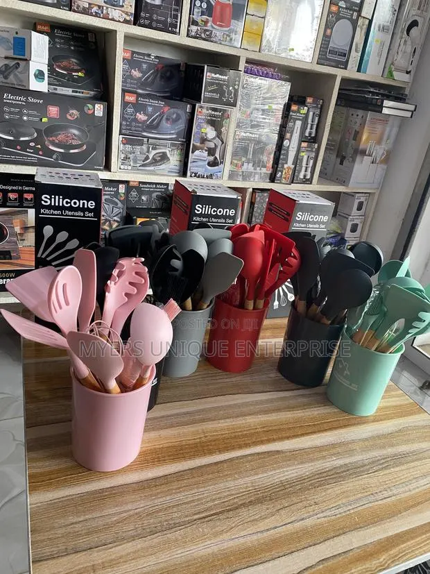 Complete Kitchenware Silicone Ladles Set With Storage Cup · Photo 1