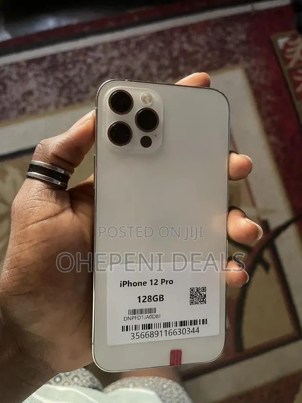 Apple iPhone 12 Pro 128 GB Silver · Photo 1