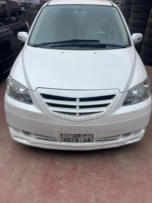 Mazda MPV 2005 White · Photo 1
