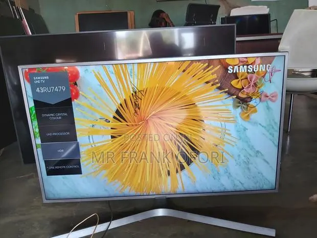 Samsung 43inches Smart · Photo 1