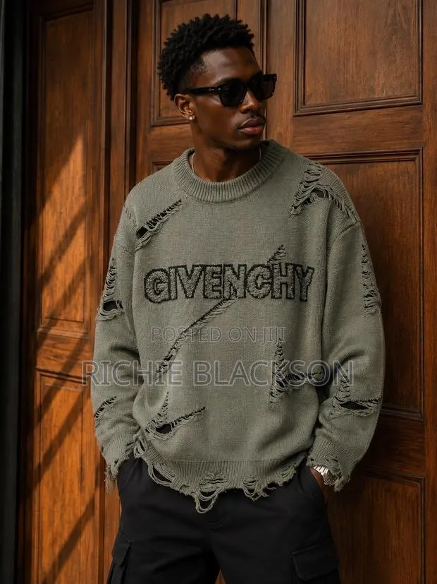 Givenchy Sweater Green · Photo 1