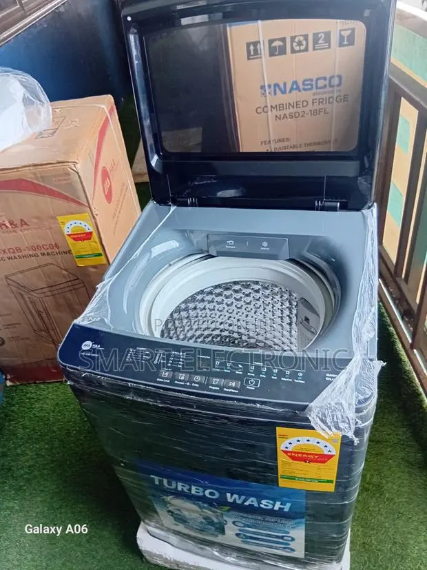 Family-Size Automatic Washing Machine With Turbo Wash · Photo 1