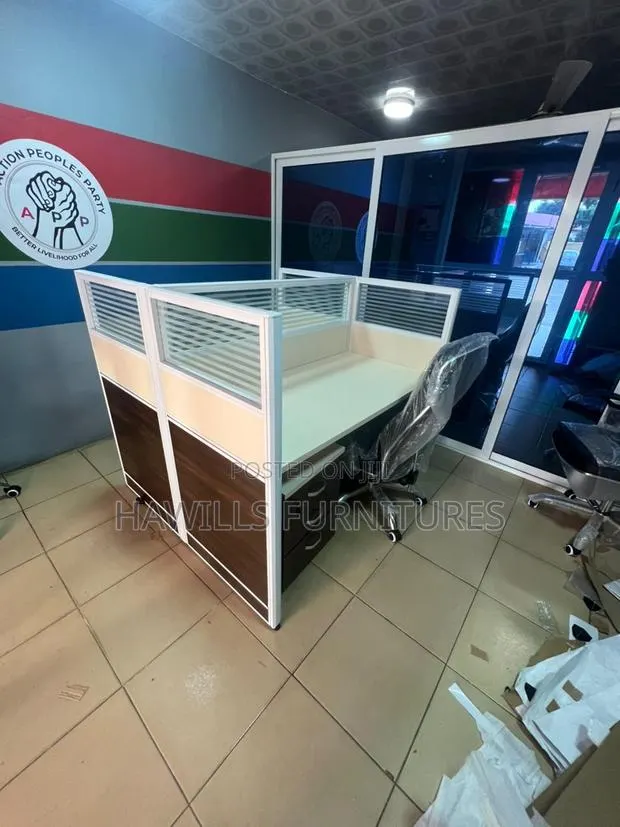 Two In One /2-1/ 2 In 1 Workstation. · Photo 1