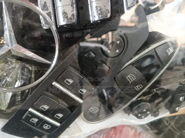 Door Switch for C300 F30 X6 · Photo 1