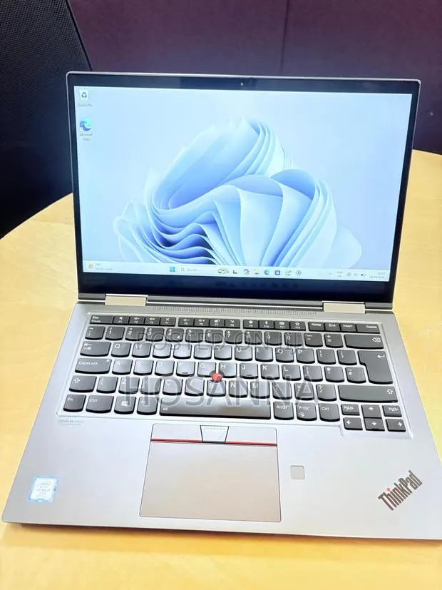 Laptop Lenovo ThinkPad X1 Yoga 16GB Intel Core i5 SSD 256GB · Photo 1