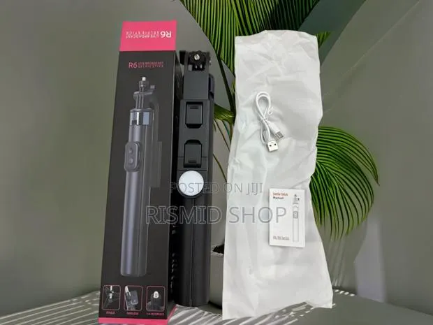 R6 Multifunctional Selfie Stick Tripod · Photo 1