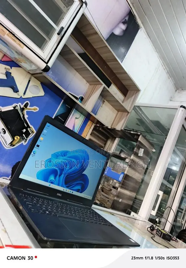 Laptop Dell 8GB Intel Core i3 HDD+SSD 500GB · Photo 1