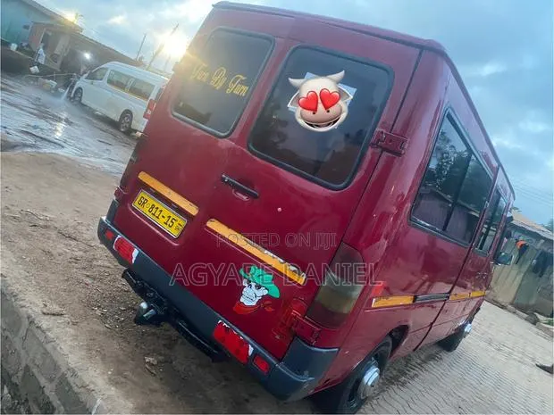 Mercedes-Benz Sprinter 2005 Red · Photo 1