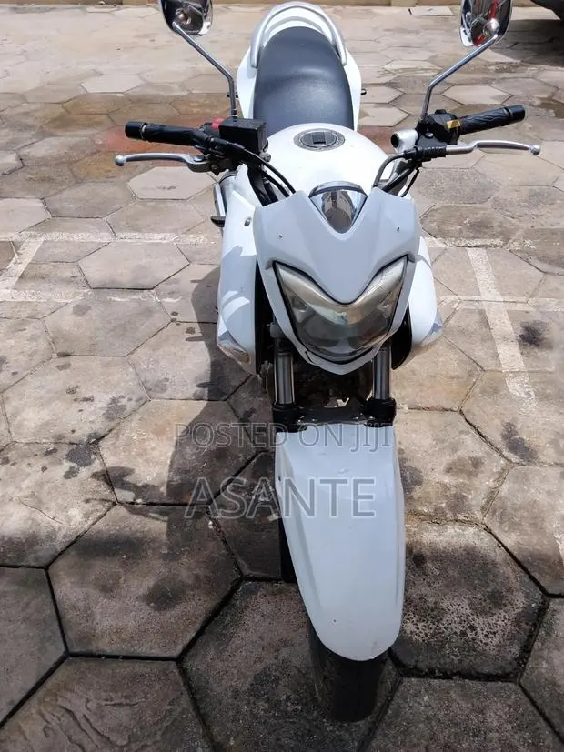 Suzuki 2026 White · Photo 1