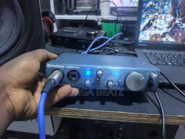 Presonus Itwo Studio Soundcard/ Audio Interface · Photo 1