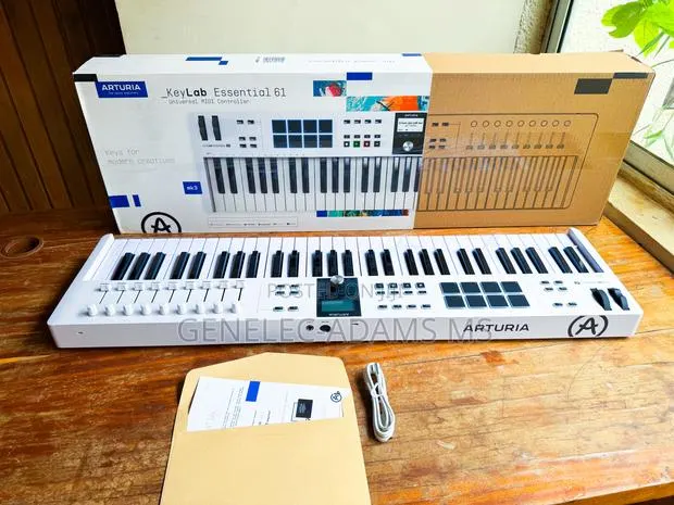 Brand New Original Arturia Keylab Essential 61 Mk3 White Bundle · Photo 1