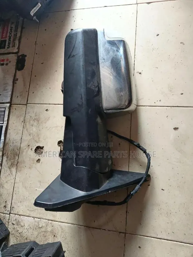 Dodge RAM Side Mirror · Photo 1