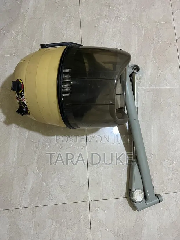 Hooded Salon Dryer Wall Mount · Photo 1