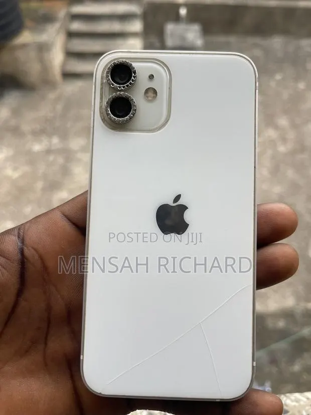 Apple iPhone 12 64 GB White · Photo 1