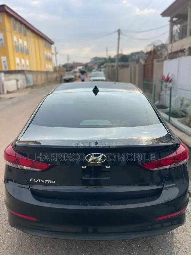 Hyundai Elantra Limited 2018 Black · Photo 1