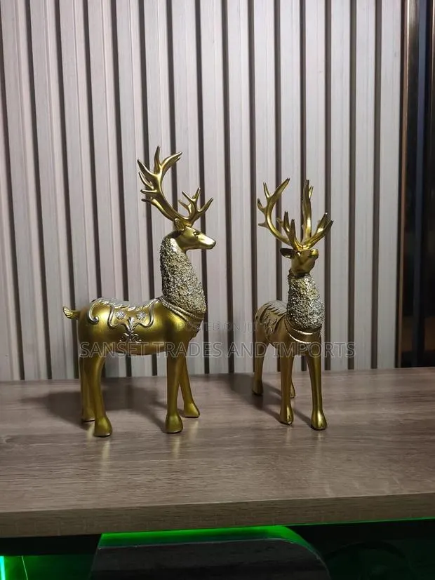 Decorative Golden Couple Deer · Photo 1