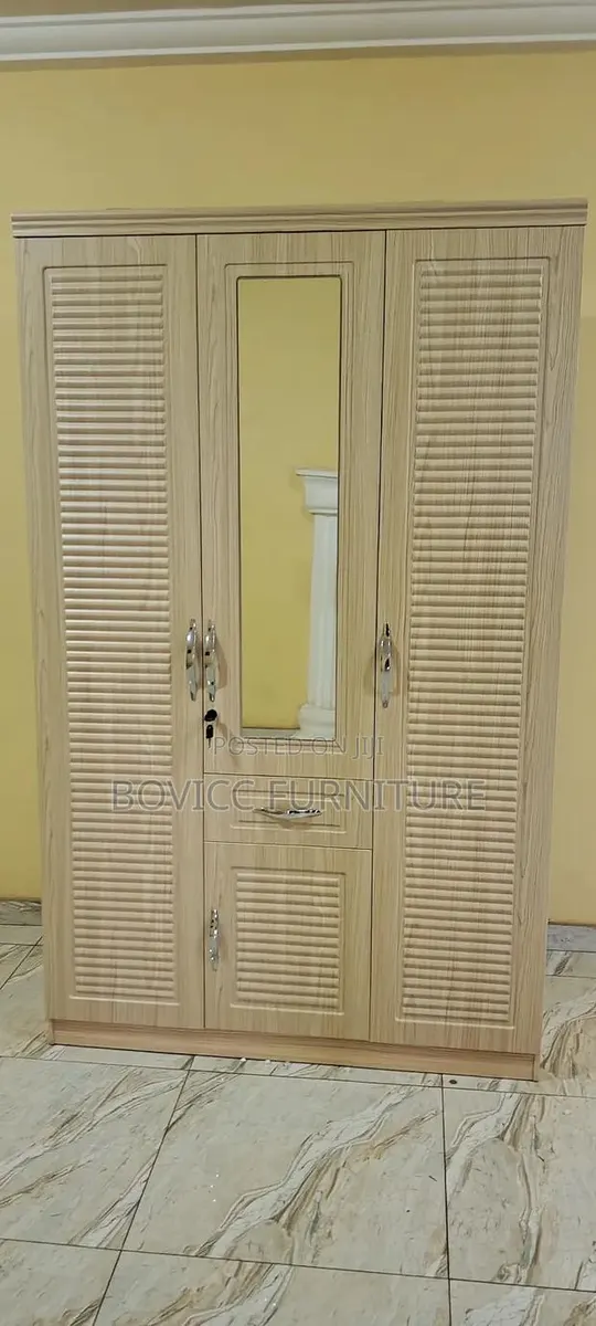 3 Door Wardrobe (9653)