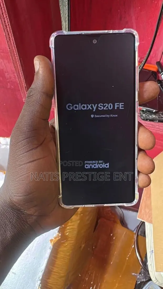 Samsung Galaxy S20 FE 128 GB Black · Photo 1