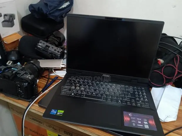 Laptop MSI 32GB Intel Core i7 SSD 1T · Photo 1
