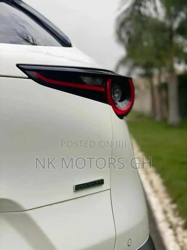 Mazda CX-30 2020 White · Photo 1