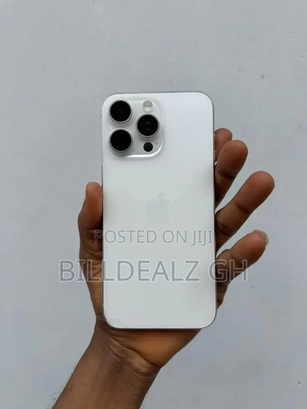 Apple iPhone 15 Pro Max 256 GB White · Photo 1