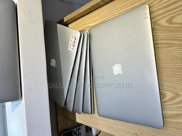 Laptop Apple MacBook Air 2017 8GB Intel Core i5 SSD 128GB · Photo 1