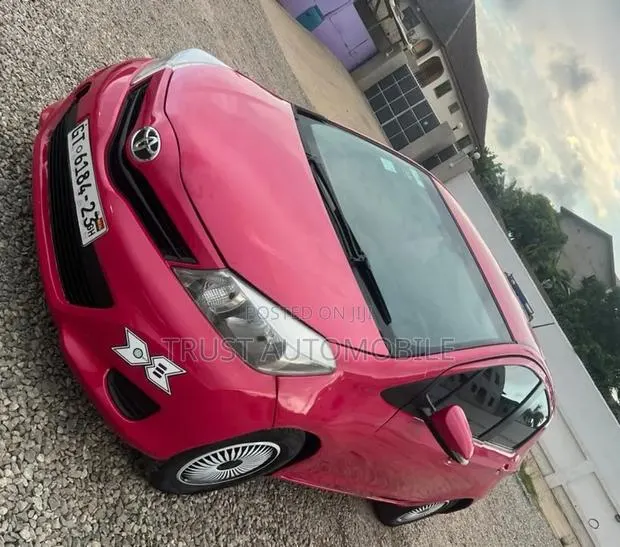 Toyota Vitz 2013 Pink · Photo 1
