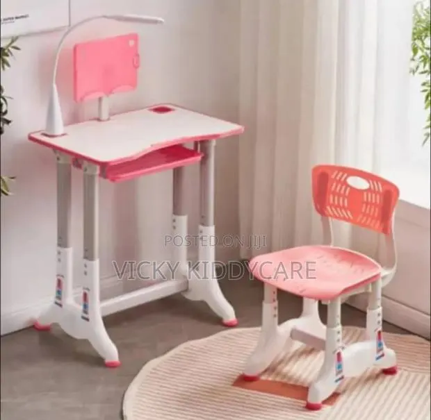 Kids Study Desk With Lamp · Photo 1