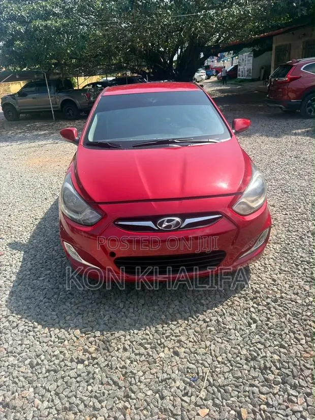Hyundai Accent 2013 Red · Photo 1