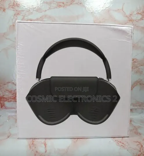 A1098 Wireless Bluetooth Earphones With Protective Charging Case · Photo 1