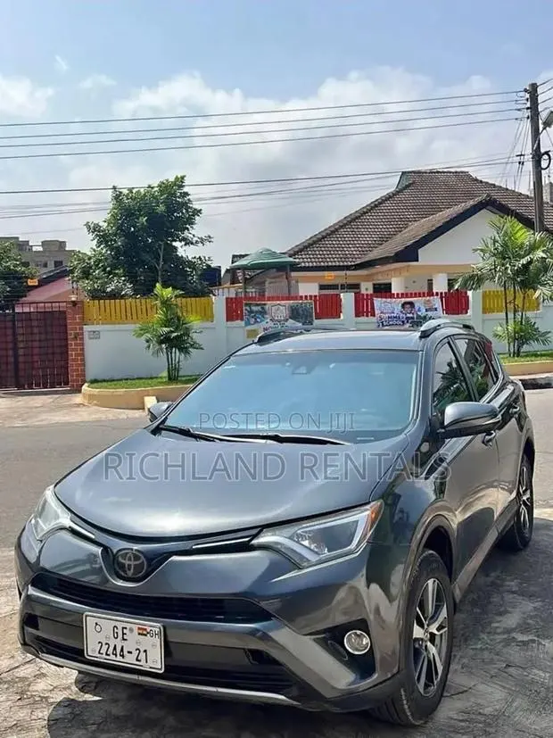 Toyota Rav4 XLE AWD · Photo 1