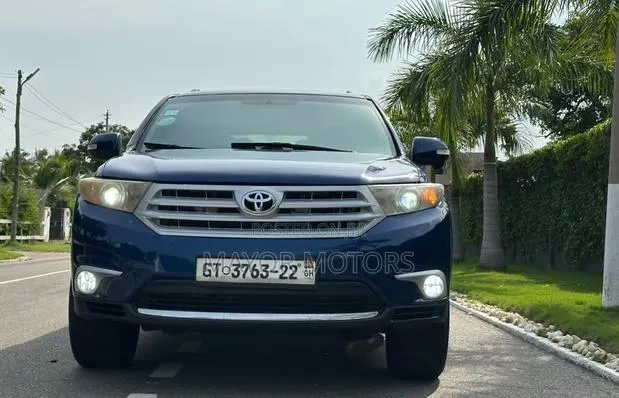 Toyota Highlander SE 2012 Blue · Photo 1
