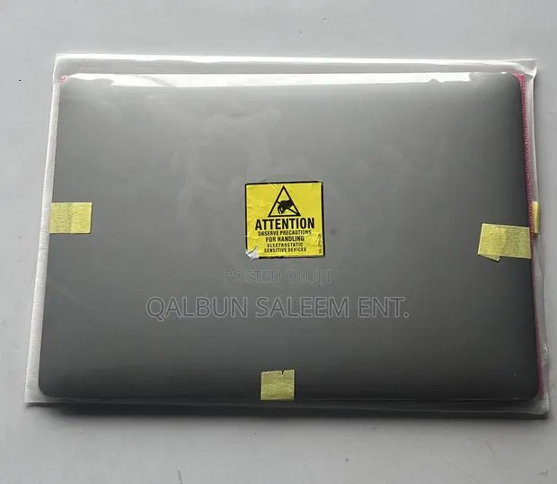 Apple MacBook Pro A2289 A2251 A1989 A2159 13” Grey/Silver Screen · Photo 1
