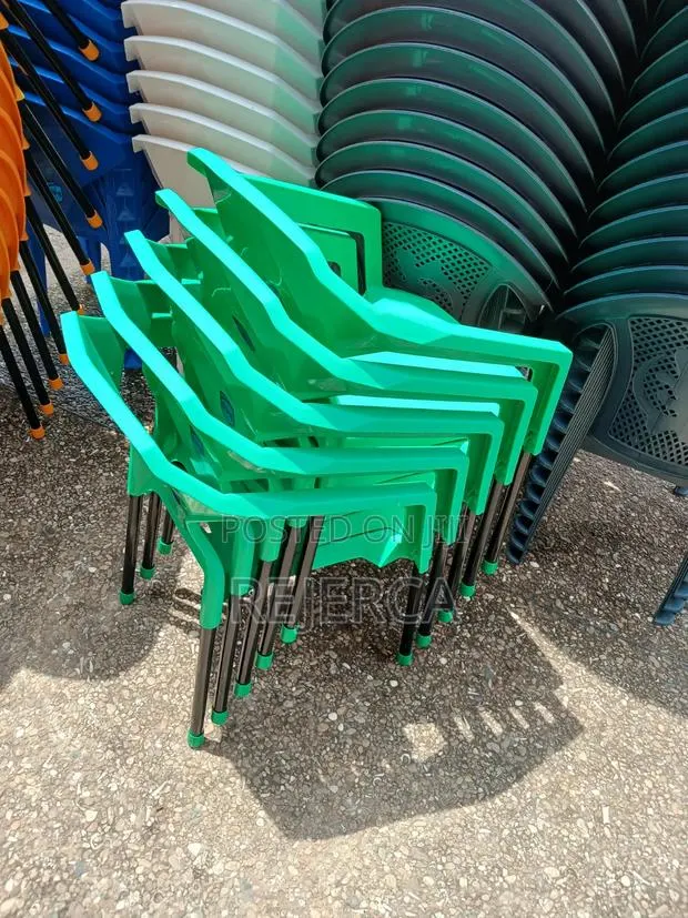 Durable Green Plastic Chair for Sale · Photo 1