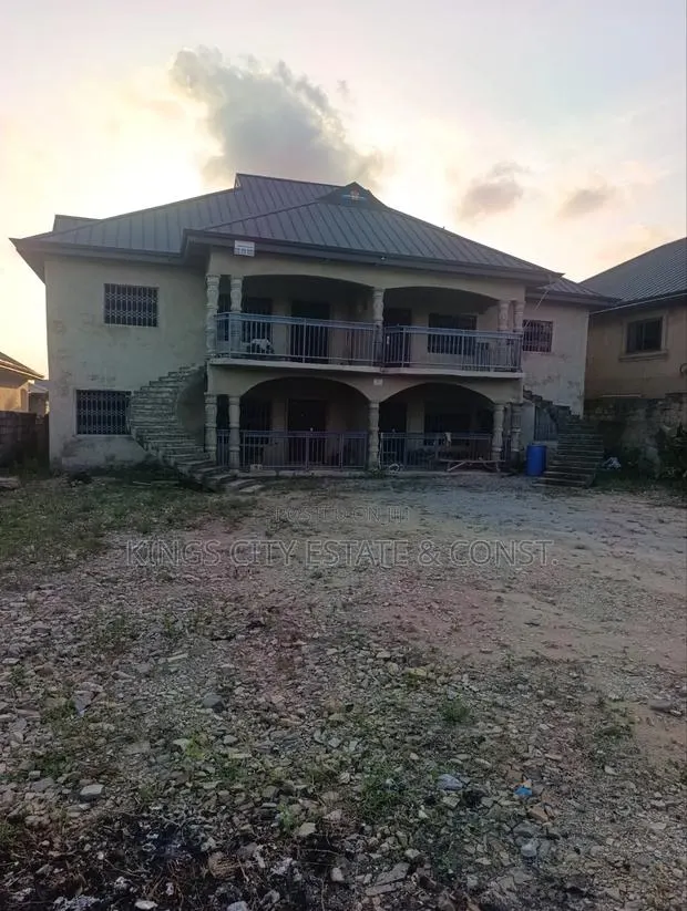 8bdrm Apartment in First-Stores, Pokuase for sale · Photo 1