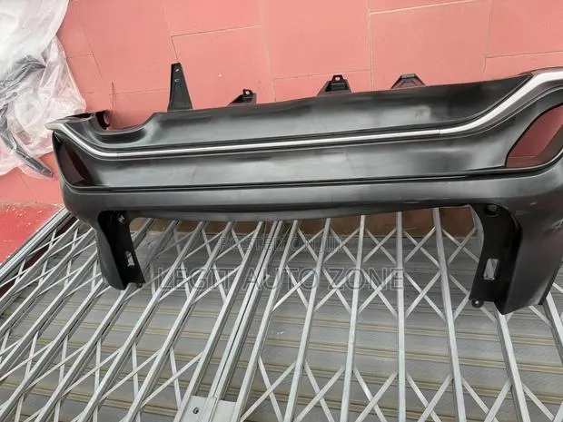 Toyota Highlander 2020,2021,2022,2023, Back Bumper Complete · Photo 1