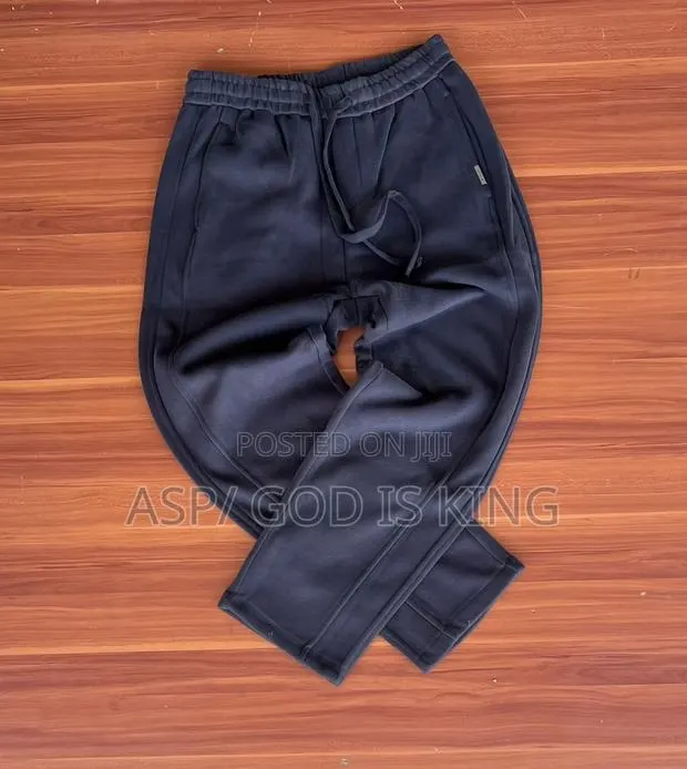 Joggers Pants · Photo 1
