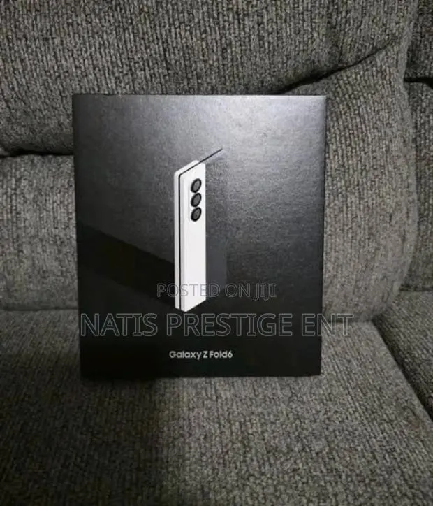 New Samsung Galaxy Z Fold6 256 GB White · Photo 1