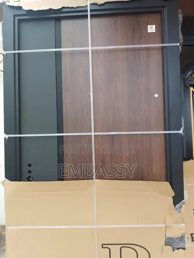 Security Smooth Door · Photo 1