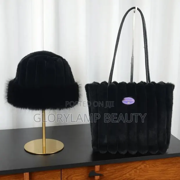 Women's Luxury Faux Fur Bucket Hat And Tote Bag 2-piece Set – Black · Photo 1