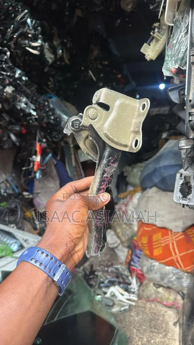 Toyota Highlander 2014,2015,2016,2017,2018,2019 Bonnet Honge / Inches · Photo 1