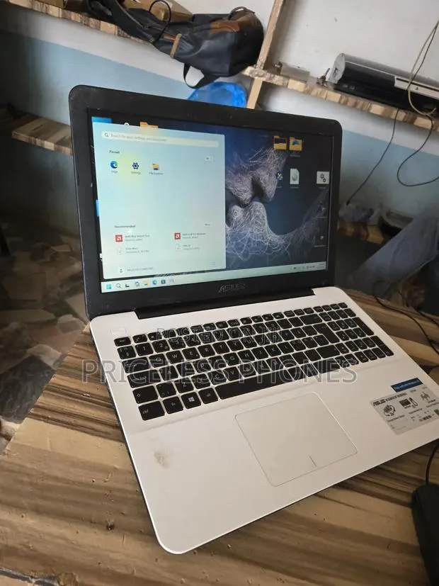 Laptop Asus X555LA 12GB Intel Core i7 SSD 256GB · Photo 1