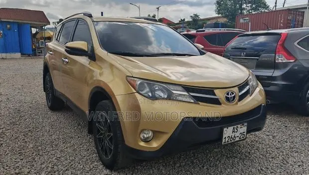 Toyota RAV4 LE 4dr SUV (2.5L 4cyl 6A) 2014 Yellow · Photo 1