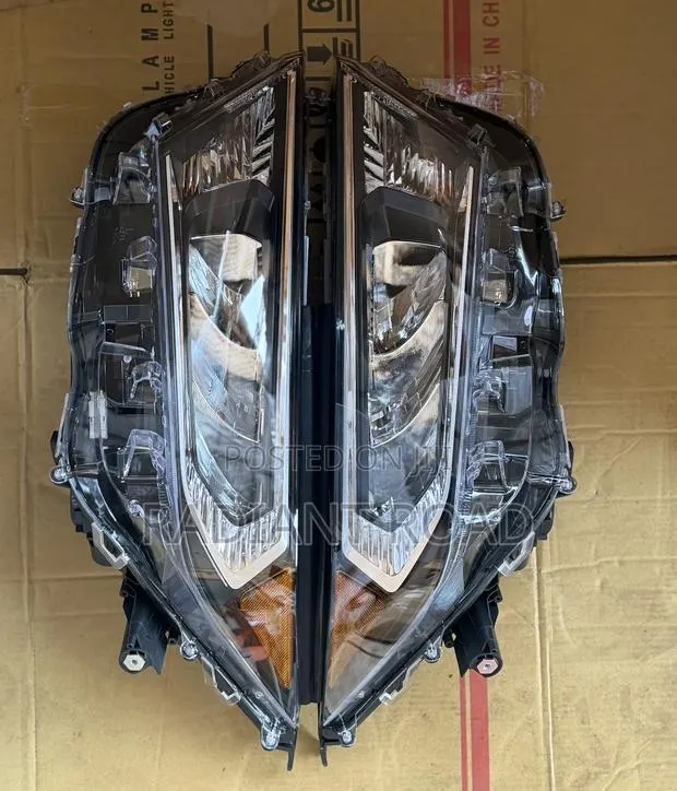 Toyota RAV4 2020 Headlights · Photo 1