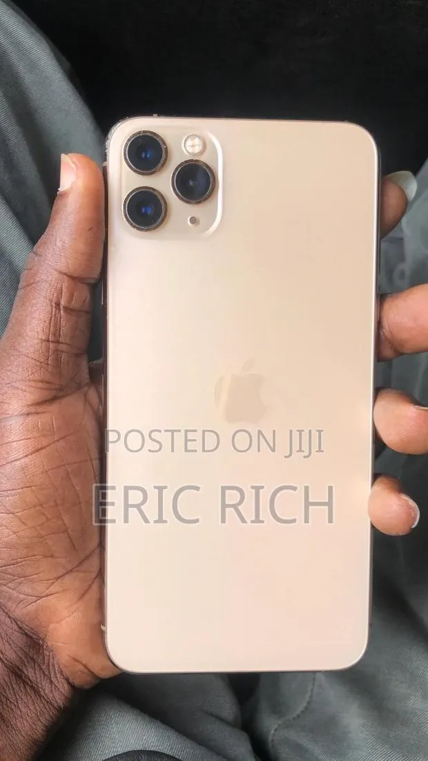 Apple iPhone 11 Pro Max 256 GB Gold · Photo 1