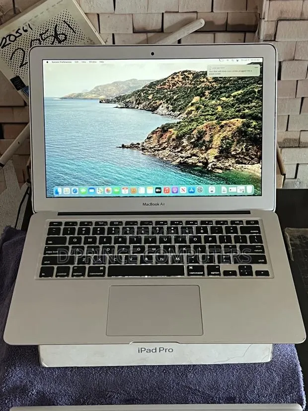 Laptop Apple MacBook Air 2013 4GB Intel Core i5 SSD 128GB · Photo 1